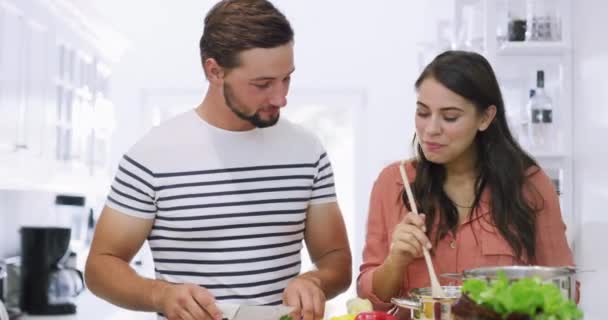 Home Cooking House Kitchen Happy Couple Talking Laughing Making Healthy — Video