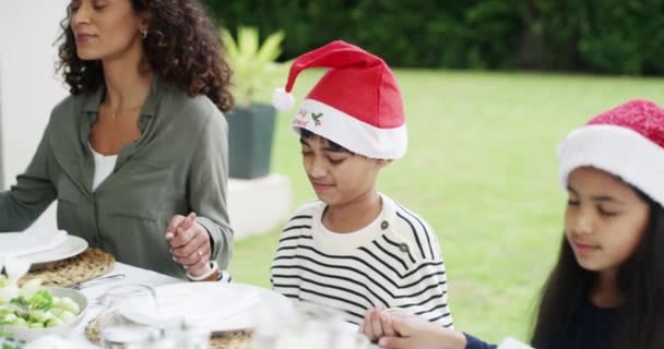 Prayer Christmas Family Praying Food Table Happy Home Outdoor Backyard — Stock Video