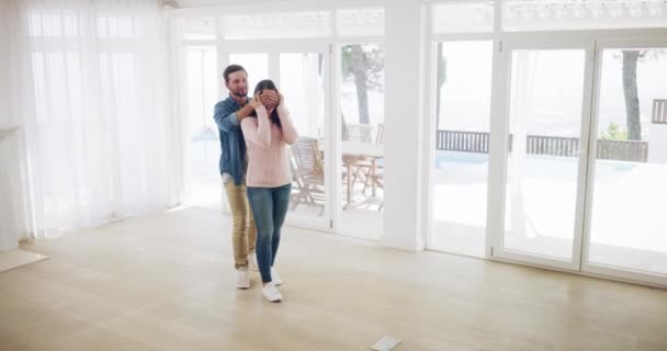 Couple Man Woman New House Wow Shocked Happy Surprise Announcement – Stock-video