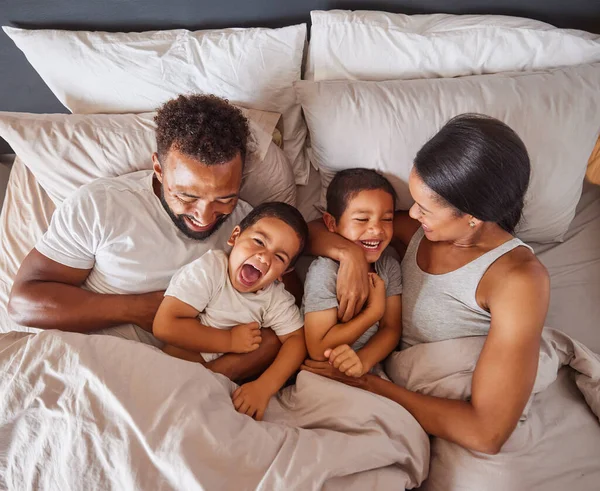 Happy Family Bonding Bed Together Playing Laughing While Being Loving — Fotografia de Stock