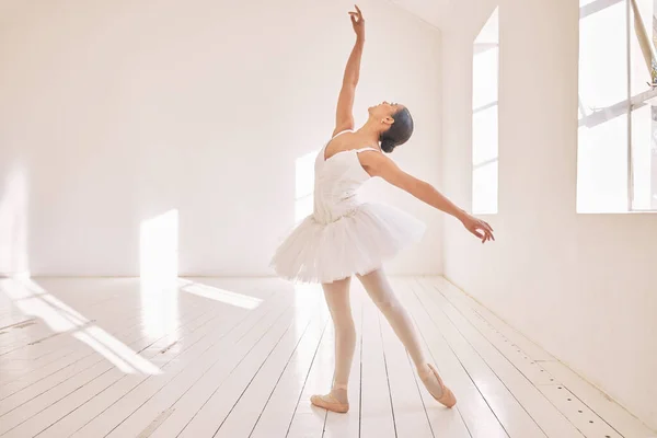 Ballet Dance Student Training Studio Floor Gym Theater Competition Exercise — ストック写真