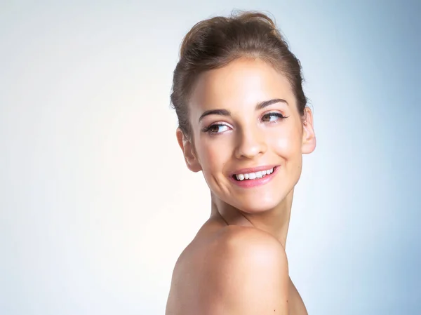 Look Freshness Beauty Studio Shot Beautiful Young Woman Looking Shoulder — Stok fotoğraf