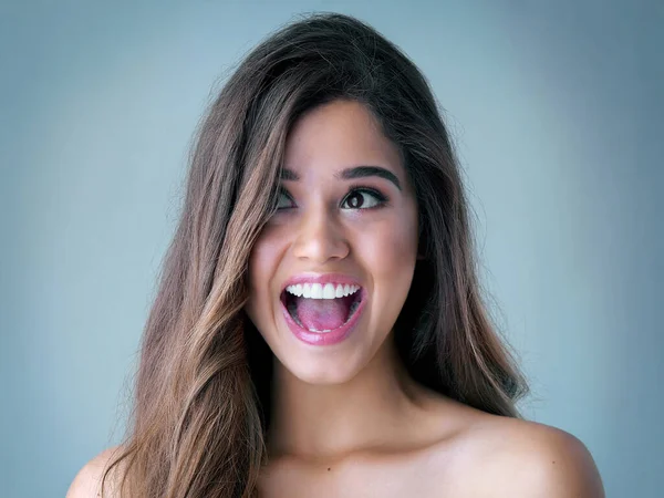 Good Hair Speaks Louder Words Studio Shot Beautiful Young Woman — Foto Stock