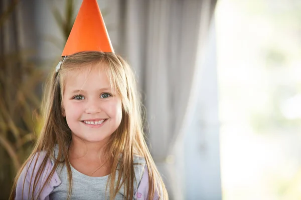 Its Party Youre Wearing Your Party Hat Portrait Happy Little — Fotografia de Stock
