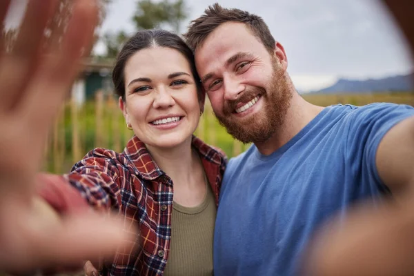 Happy Farmer Selfie Couple Sustainability Agriculture People Growth Mindset Agriculture — Stok fotoğraf