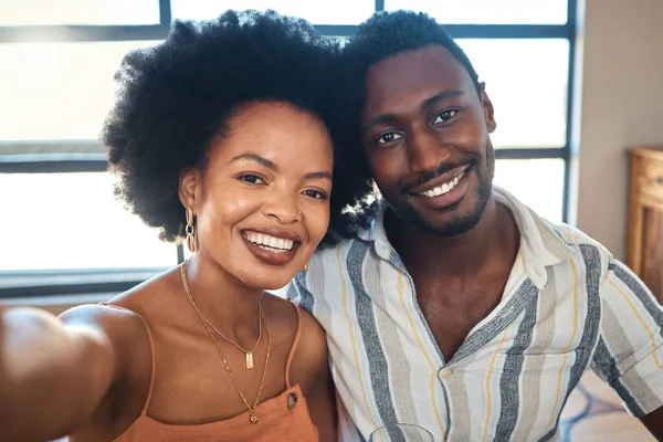 Couple People Black Woman Man Selfie Portrait Lovely Happy Beautiful — Fotografia de Stock