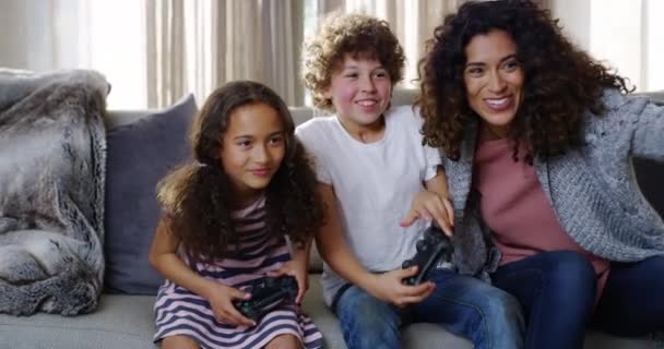 Family Game Fun Kids Siblings Playing Competitive Console Video Games — 图库视频影像