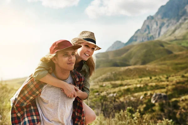 True Love Truly Free Happy Young Couple Enjoying Piggyback Ride — ストック写真