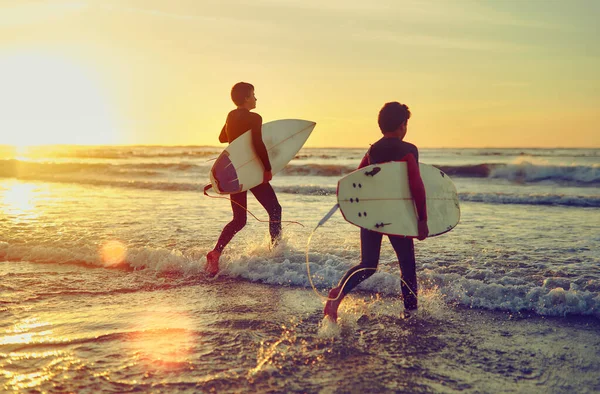 Theres Theres Wave Two Young Brothers Carrying Surfboards While Wading — 图库照片