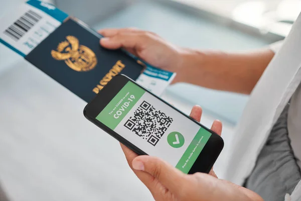 Covid Travel Passport Digital Code Certificate Phone Vaccine Health Airport — Stock fotografie