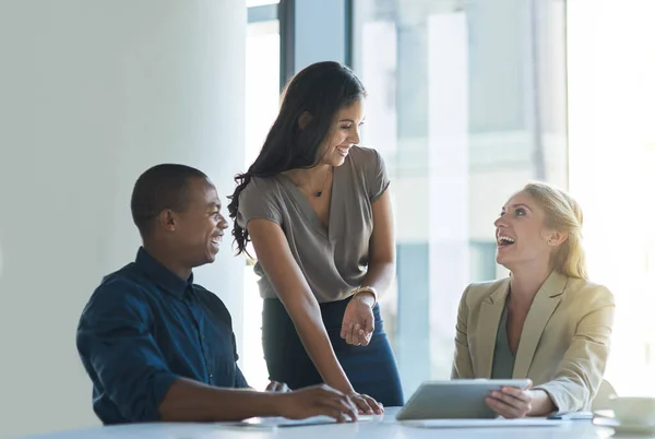 Adding Little Laughter Workplace Group Colleagues Laughing While Having Discussion — Stok fotoğraf