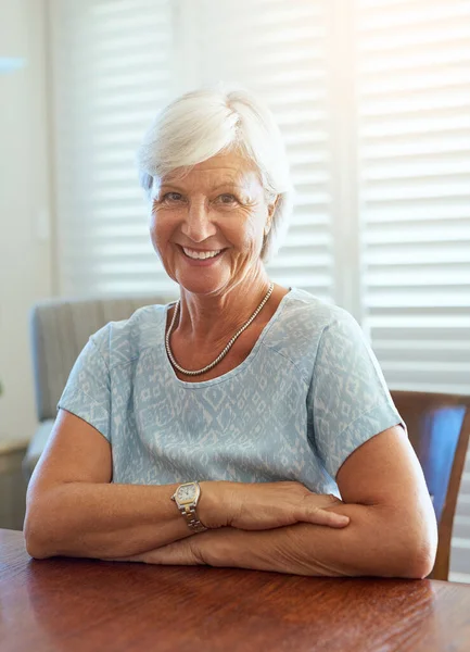 Old Age Gift Happy Receive Portrait Happy Senior Woman Sitting — Stock Fotó