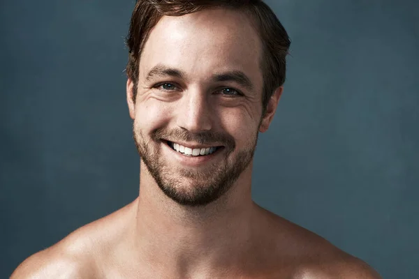 Flashing His Pearly Whites Cropped Portrait Handsome Young Man Grey — Fotografia de Stock