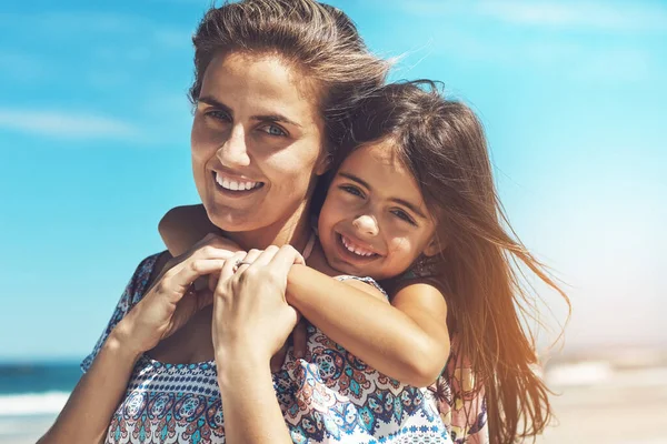 Beach Best Place Bond Cropped Portrait Young Mother Her Daughter — Stock Photo, Image