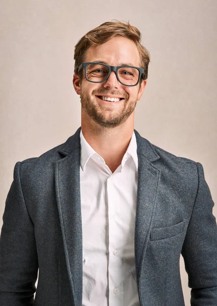 Ive Always Looked Good Suit Cropped Portrait Handsome Young Man — Stok fotoğraf