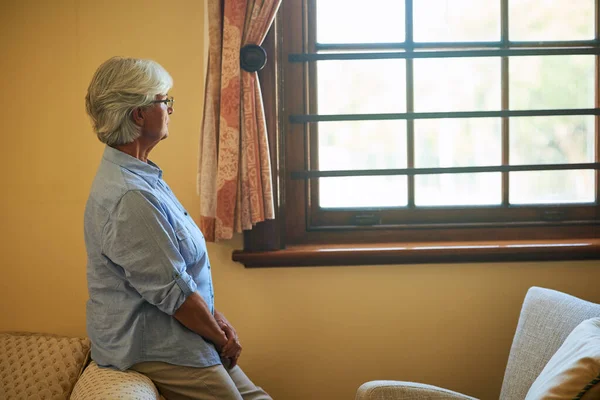 Taking Time Reflect Senior Woman Looking Out Window Home — Stockfoto