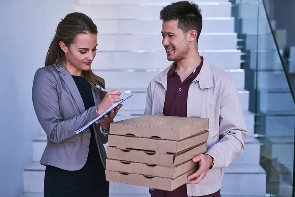 Lunch Delivered Man Making Pizza Delivery Businesswoman Work — Stock Fotó