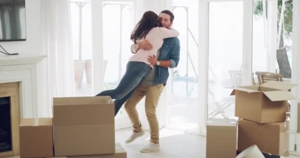 Real Estate Property Celebration Young Couple New Homeowners House Boxes — Stock video
