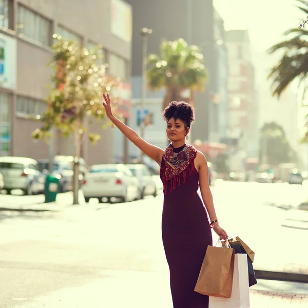 Got Everything Wanted Fashionable Young Woman Waving Cab City — Stock Photo, Image