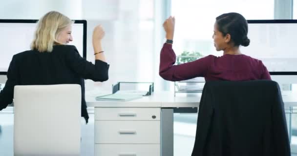 Fist Bump Motivation Success Business Women Computer Cheering Partnership Deal — Stock Video