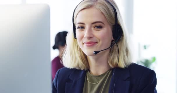 Woman Call Centre Portrait Smile Help Desk Worker Customer Service — Stock video