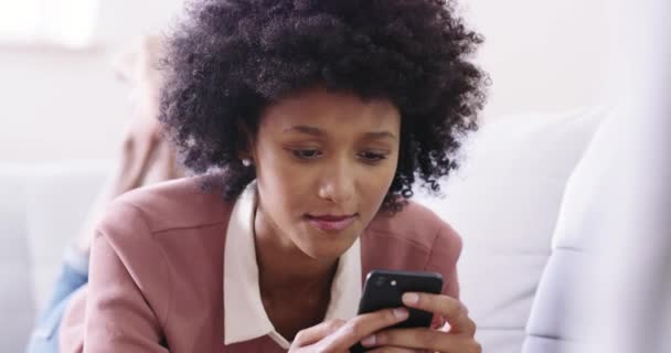 Social Media Web Internet Phone Content Search Woman Online Living — Vídeo de Stock