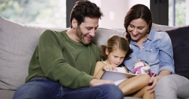 Happy Family Tablet Internet Learning Home Online Living Room Sofa — Stockvideo