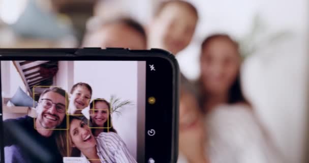 Phone Smile Love Family Taking Selfie Together Mother Father Children — Vídeos de Stock