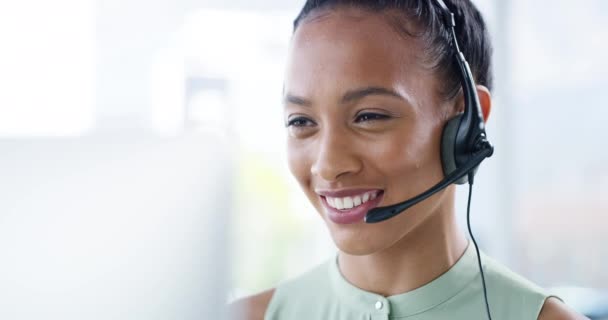 Woman Call Center Contact Telemarketing Customer Service Help Desk Employee — Stockvideo