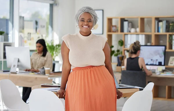 Office Portrait Black Woman Corporate Company Workplace Building Smile Proud — Foto de Stock