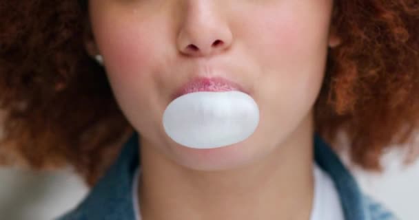 Woman Blowing Bubbles Chewing Gum Candy Fun Carefree Happy Mood — Stock Video