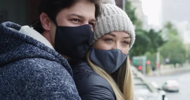 Face Mask Couple Hug Covid Compliance Man Woman House Building — Αρχείο Βίντεο