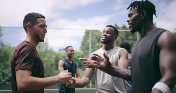 Баскетбольні Друзі Рукостискають Привітання Командну Роботу Вітання Після Тренування Матчу — стокове відео