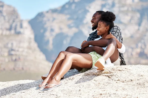 Beach Black Couple Happy Woman Man Rock South Africa Mountain — стокове фото