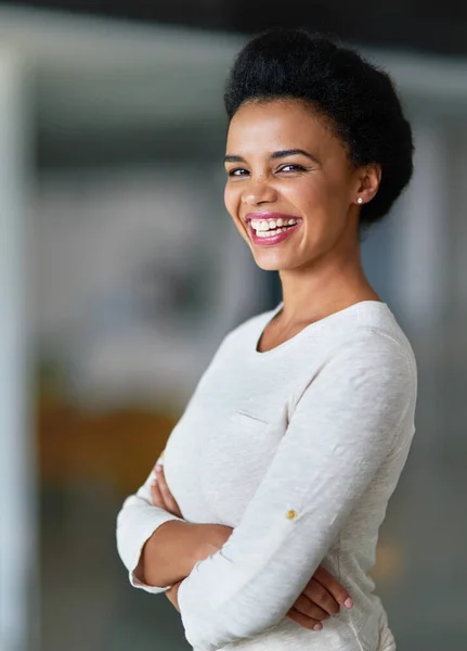 Works Great Cropped Portrait Young Businesswoman Standing Her Arms Folded — Fotografia de Stock