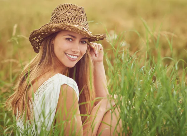 Happy Girls Prettiest Young Woman Sitting Field Countryside — Stock Fotó