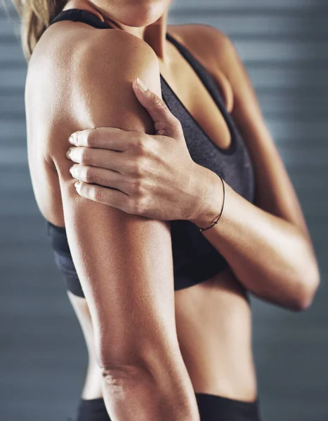 Results Hard Workout Sportswoman Shoulder Injury — Φωτογραφία Αρχείου