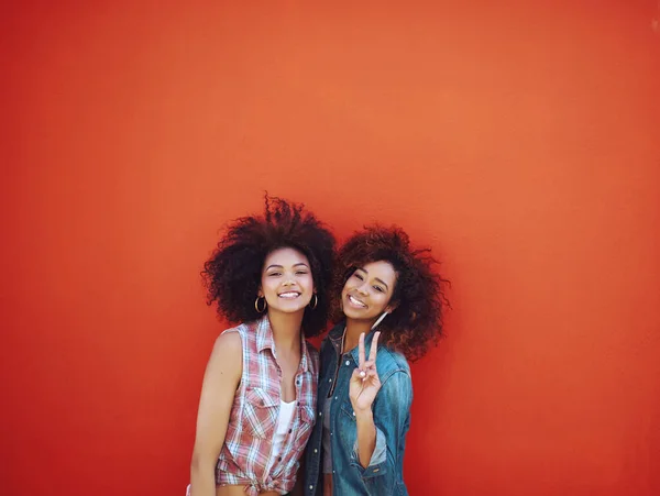 Bestieswere Two Kind Two Young Friends Posing Red Background —  Fotos de Stock