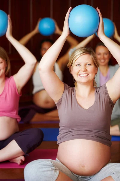 Pregnant Women Pilates Class Healthy Exercise Multicultural Mothers Sitting Together — ストック写真
