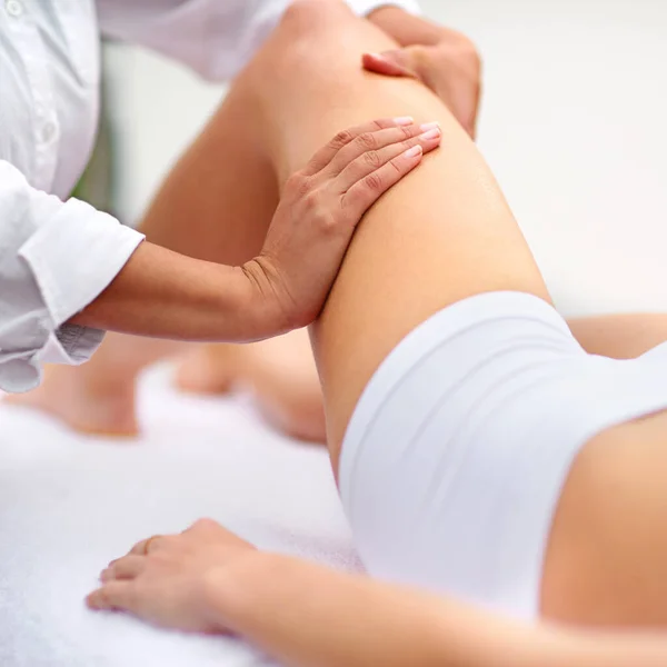 Most Reliable Muscle Relaxant Woman Enjyoing Massage Day Spa — Stok fotoğraf