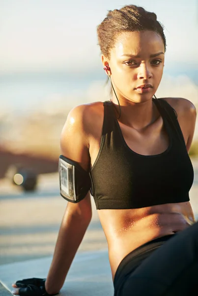 Serious Fitness Young Woman Exercising Outdoors — Stockfoto