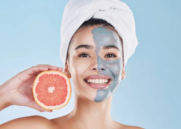 Woman Skincare Grapefruit Face Mask Organic Beauty Wellness Healthy Face — стоковое фото