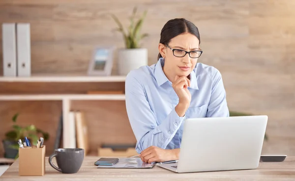 Thinking Solution Laptop Business Woman Working Planning Mind Strategy Idea — Φωτογραφία Αρχείου