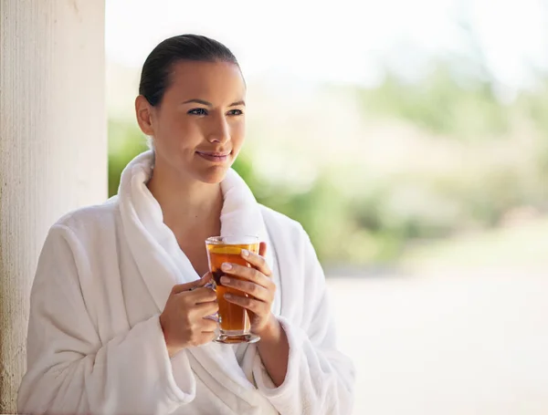 Retreating Spa Some Alone Time Young Woman Drinking Iced Tea — Foto Stock