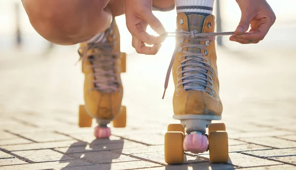 Yellow Roller Skates Shoes Woman Summer Outdoor Travel Journey Fun — Stock fotografie