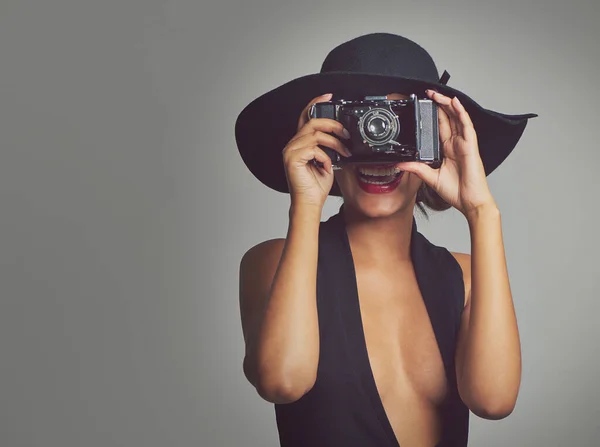 Capturing Style Studio Shot Stylishly Dressed Young Woman Holding Vintage — Zdjęcie stockowe