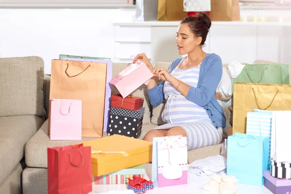 Lets See What Baby Got Pregnant Woman Surrounded Gifts Her — стоковое фото