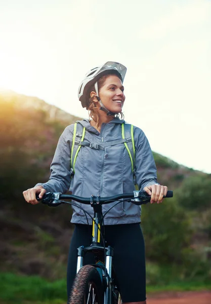 Mountain Biking Addictive Female Mountain Biker Out Early Morning Ride — Stok fotoğraf