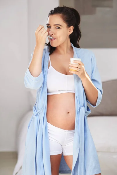 Dairy Goodness Growing Baby Pregnant Woman Enjoying Snack Home — Foto Stock