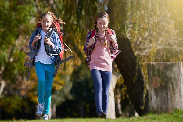 Adventure Begins Two Young Girls Wearing Backpacks Walking Together Nature — Foto Stock